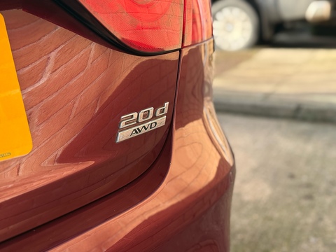 2.0d Portfolio Saloon 4dr Diesel Auto AWD Euro 6 (s/s) (180 ps)