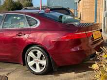 Jaguar XF d Portfolio 