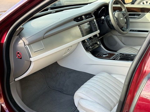 2.0d Portfolio Saloon 4dr Diesel Auto AWD Euro 6 (s/s) (180 ps)