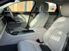 Jaguar XF d Portfolio 