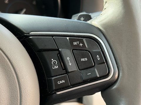 2.0d Portfolio Saloon 4dr Diesel Auto AWD Euro 6 (s/s) (180 ps)