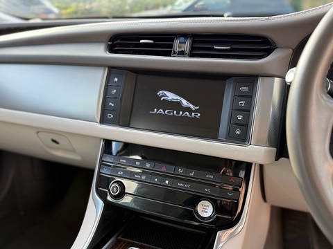 2.0d Portfolio Saloon 4dr Diesel Auto AWD Euro 6 (s/s) (180 ps)