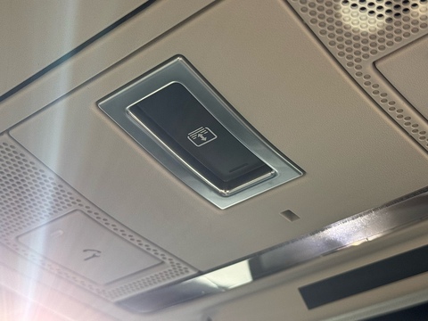 2.0d Portfolio Saloon 4dr Diesel Auto AWD Euro 6 (s/s) (180 ps)