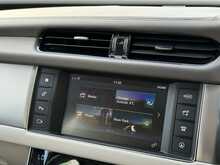 Jaguar XF d Portfolio 