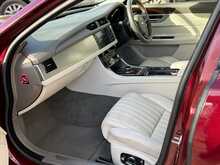 Jaguar XF d Portfolio 