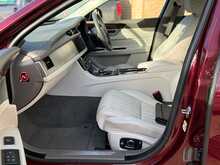 Jaguar XF d Portfolio 
