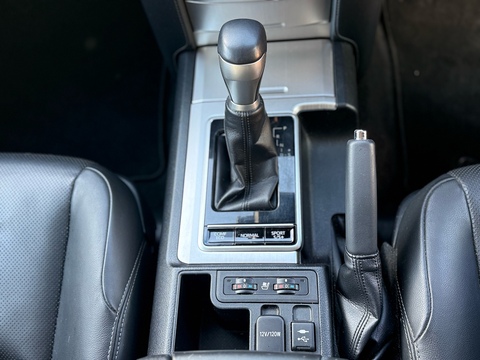 2.8D Invincible SUV 5dr Diesel Auto 4WD Euro 6 (7 Seat) (177 ps)