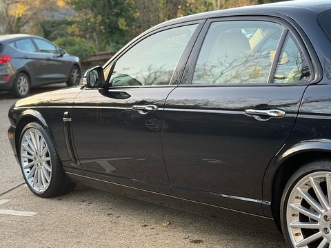 2.7 TD Sport Premium Saloon 4dr Diesel Automatic (214 g/km, 204 bhp)