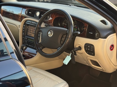 2.7 TD Sport Premium Saloon 4dr Diesel Automatic (214 g/km, 204 bhp)