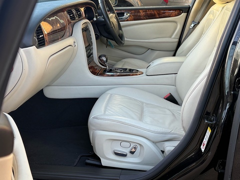 2.7 TD Sport Premium Saloon 4dr Diesel Automatic (214 g/km, 204 bhp)