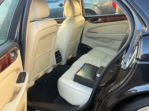 2.7 TD Sport Premium Saloon 4dr Diesel Automatic (214 g/km, 204 bhp)