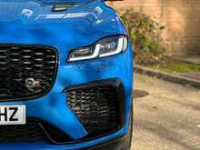 Jaguar F-PACE P550 V8 SVR 