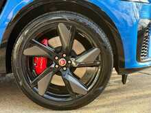 Jaguar F-PACE P550 V8 SVR 