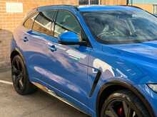 Jaguar F-PACE P550 V8 SVR 