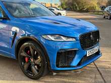 Jaguar F-PACE P550 V8 SVR 
