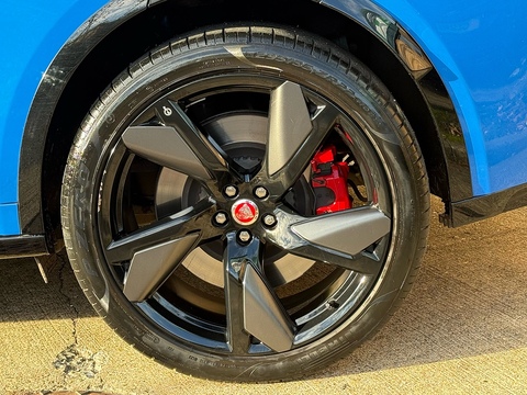 5.0 P550 V8 SVR SUV 5dr Petrol Quickshift AWD Euro 6 (s/s) (550 ps)