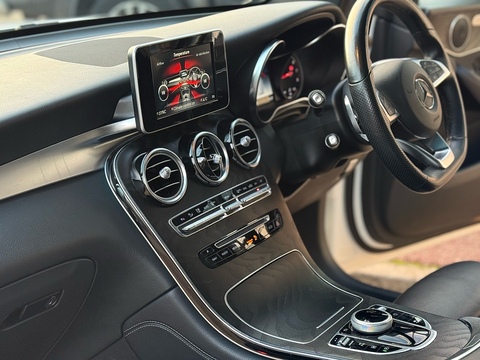 2.0 GLC250 AMG Night Edition SUV 5dr Petrol G-Tronic+ 4MATIC Euro 6 (s/s) (211 ps)