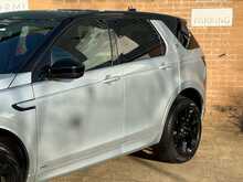 Land Rover Discovery Sport D200 MHEV R-Dynamic HSE 