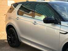 Land Rover Discovery Sport D200 MHEV R-Dynamic HSE 