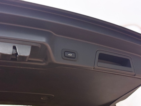 2.0 P200 MHEV R-Dynamic SE SUV 5dr Petrol Auto 4WD Euro 6 (s/s) (200 ps)