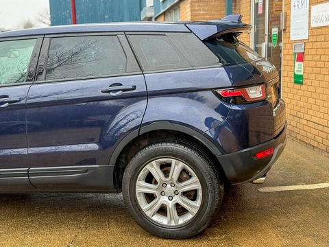 2.0 TD4 SE Tech SUV 5dr Diesel Auto 4WD Euro 6 (s/s) (180 ps)