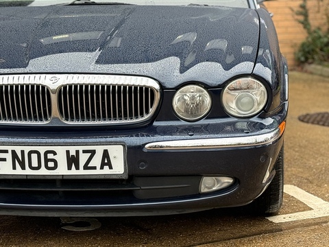 4.2 V8 Saloon 4dr Petrol Automatic (299 g/km, 400 bhp)