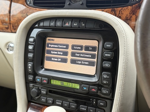 4.2 V8 Saloon 4dr Petrol Automatic (299 g/km, 400 bhp)