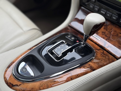 4.2 V8 Saloon 4dr Petrol Automatic (299 g/km, 400 bhp)