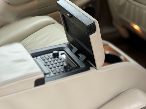 4.2 V8 Saloon 4dr Petrol Automatic (299 g/km, 400 bhp)