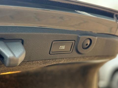 6.0 GT Coupe 2dr Petrol Automatic (410 g/km, 552 bhp)