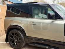 Land Rover Defender 90 D250 MHEV First Edition 