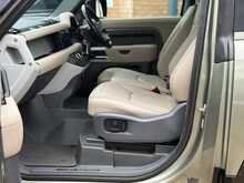 Land Rover Defender 90 D250 MHEV First Edition 