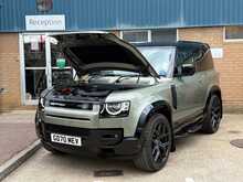 Land Rover Defender 90 D250 MHEV First Edition 