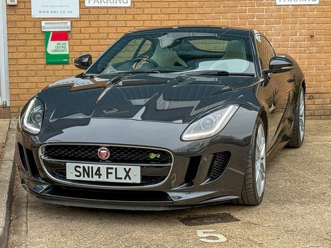 V8 R Coupe 5.0 Automatic Petrol