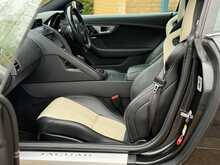 Jaguar F-Type V8 R 
