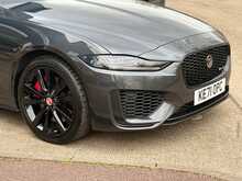 Jaguar XE P300i R-Dynamic HSE 