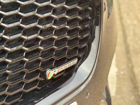 2.0 P300i R-Dynamic HSE Saloon 4dr Petrol Auto AWD Euro 6 (s/s) (300 ps)