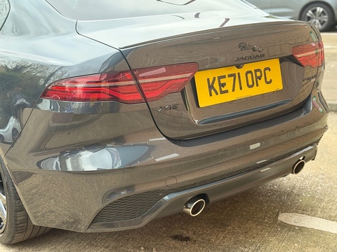 2.0 P300i R-Dynamic HSE Saloon 4dr Petrol Auto AWD Euro 6 (s/s) (300 ps)