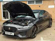 Jaguar XE P300i R-Dynamic HSE 