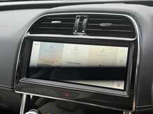 Jaguar XE P300i R-Dynamic HSE 