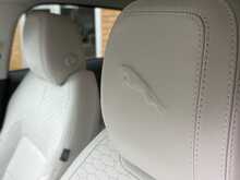 Jaguar XE P300i R-Dynamic HSE 