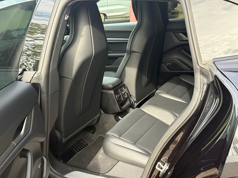 Performance Plus 105kWh 4S Cross Turismo 5dr Electric Auto 4WD (11kW Charger) (598 ps)