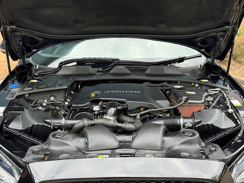 d V6 R-Sport Saloon 3.0 Automatic Diesel