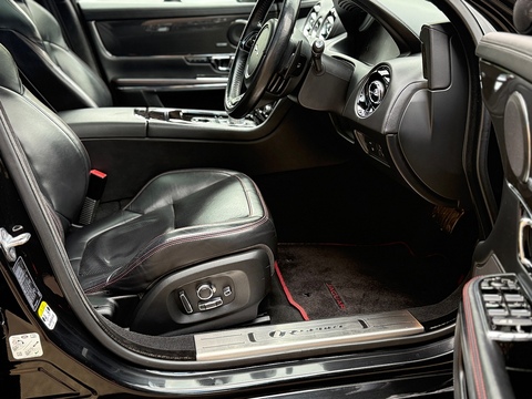 d V6 R-Sport Saloon 3.0 Automatic Diesel
