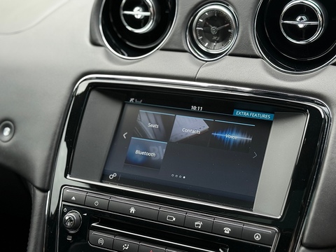 d V6 R-Sport Saloon 3.0 Automatic Diesel
