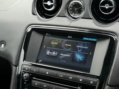 d V6 R-Sport Saloon 3.0 Automatic Diesel