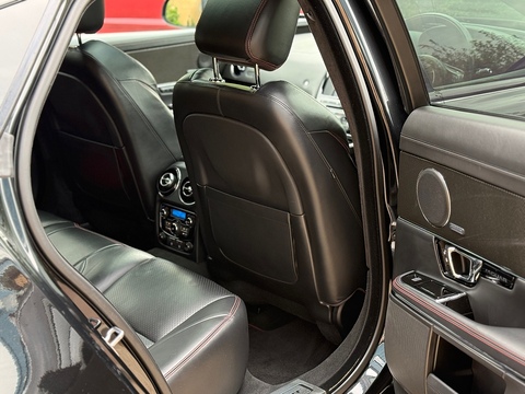 d V6 R-Sport Saloon 3.0 Automatic Diesel