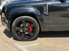 Land Rover Defender 110 D300 MHEV X-Dynamic HSE 