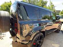Land Rover Defender 110 D300 MHEV X-Dynamic HSE 