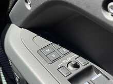 Land Rover Defender 110 D300 MHEV X-Dynamic HSE 
